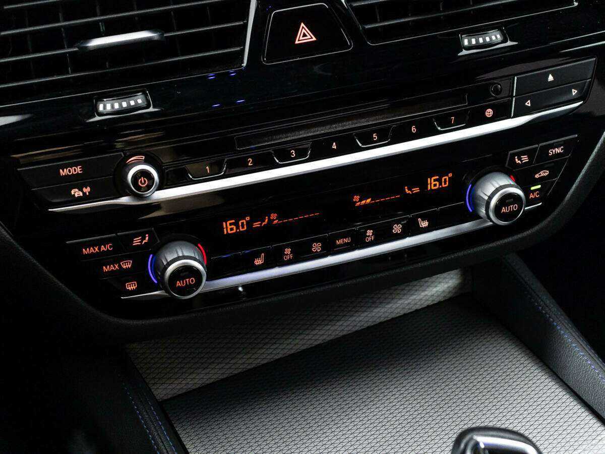 BMW 5 серии с пробегом — 2018 год. Фото: #12