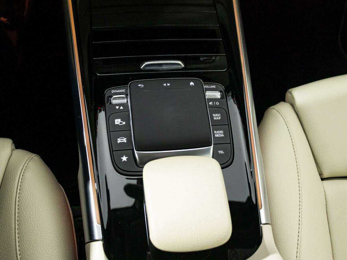 Mercedes-Benz GLB с пробегом — 2020 год. Фото: #18