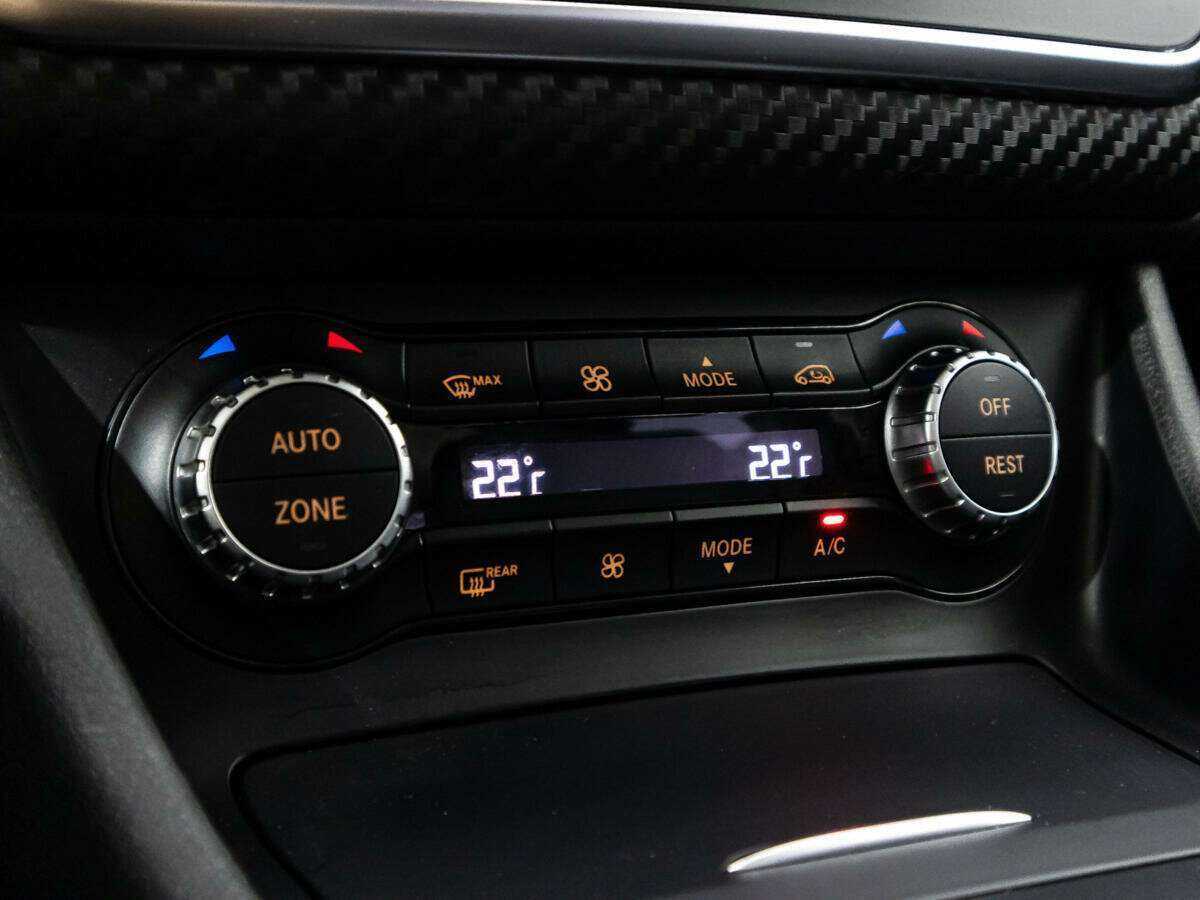 Mercedes-Benz GLA с пробегом — 2014 год. Фото: #16