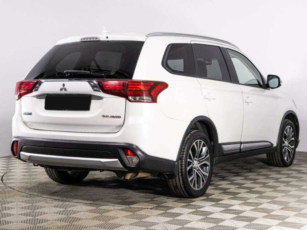 Mitsubishi Outlander с пробегом — 2017 год. Фото: #4