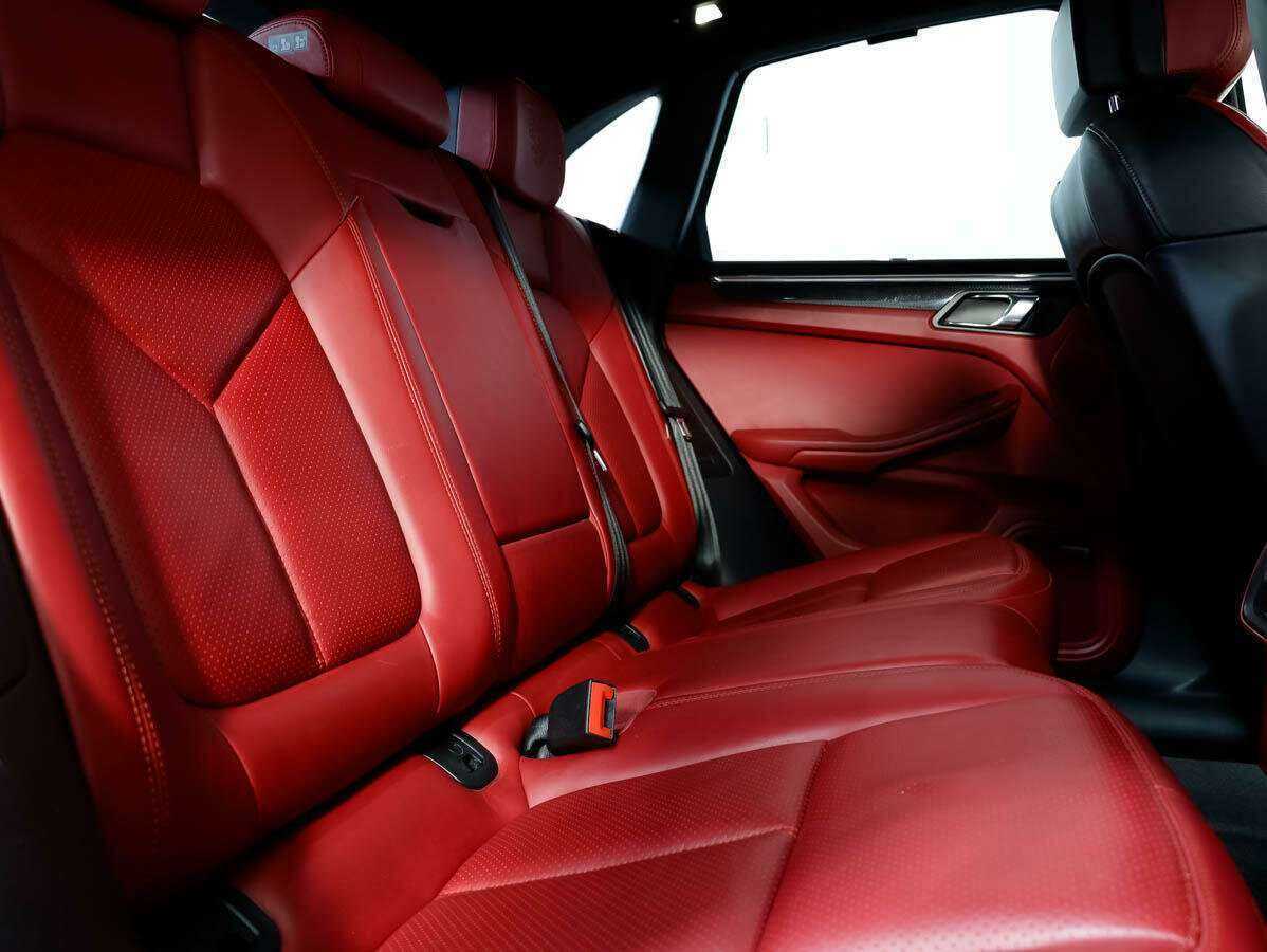 Porsche Macan с пробегом — 2014 год. Фото: #10