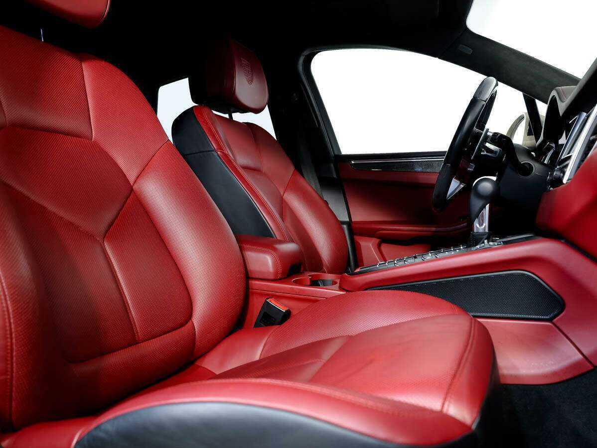 Porsche Macan с пробегом — 2014 год. Фото: #12