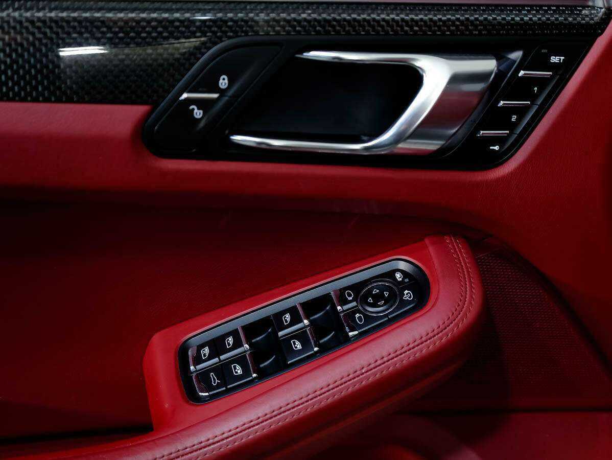 Porsche Macan с пробегом — 2014 год. Фото: #15