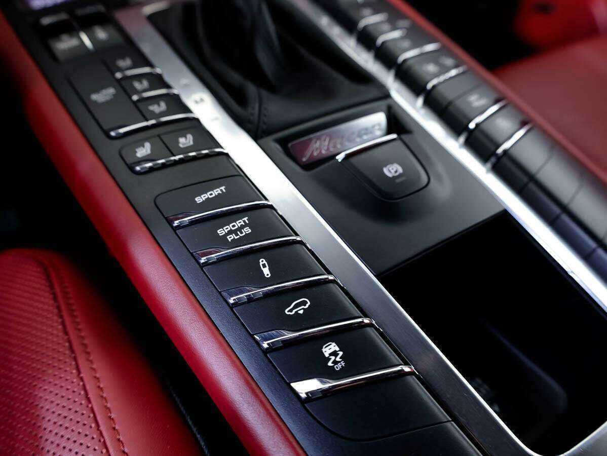 Porsche Macan с пробегом — 2014 год. Фото: #21