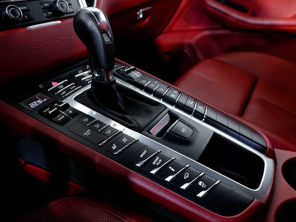 Porsche Macan с пробегом — 2014 год. Фото: #22