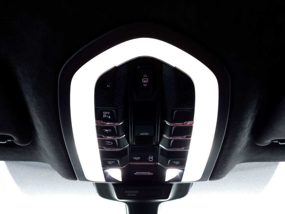 Porsche Macan с пробегом — 2014 год. Фото: #24