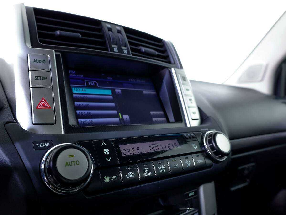 Toyota Land Cruiser Prado с пробегом — 2013 год. Фото: #17