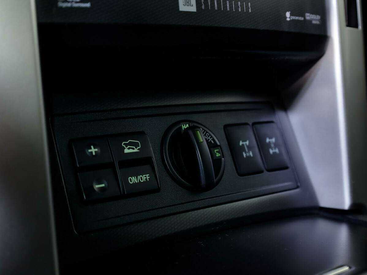 Toyota Land Cruiser Prado с пробегом — 2013 год. Фото: #20