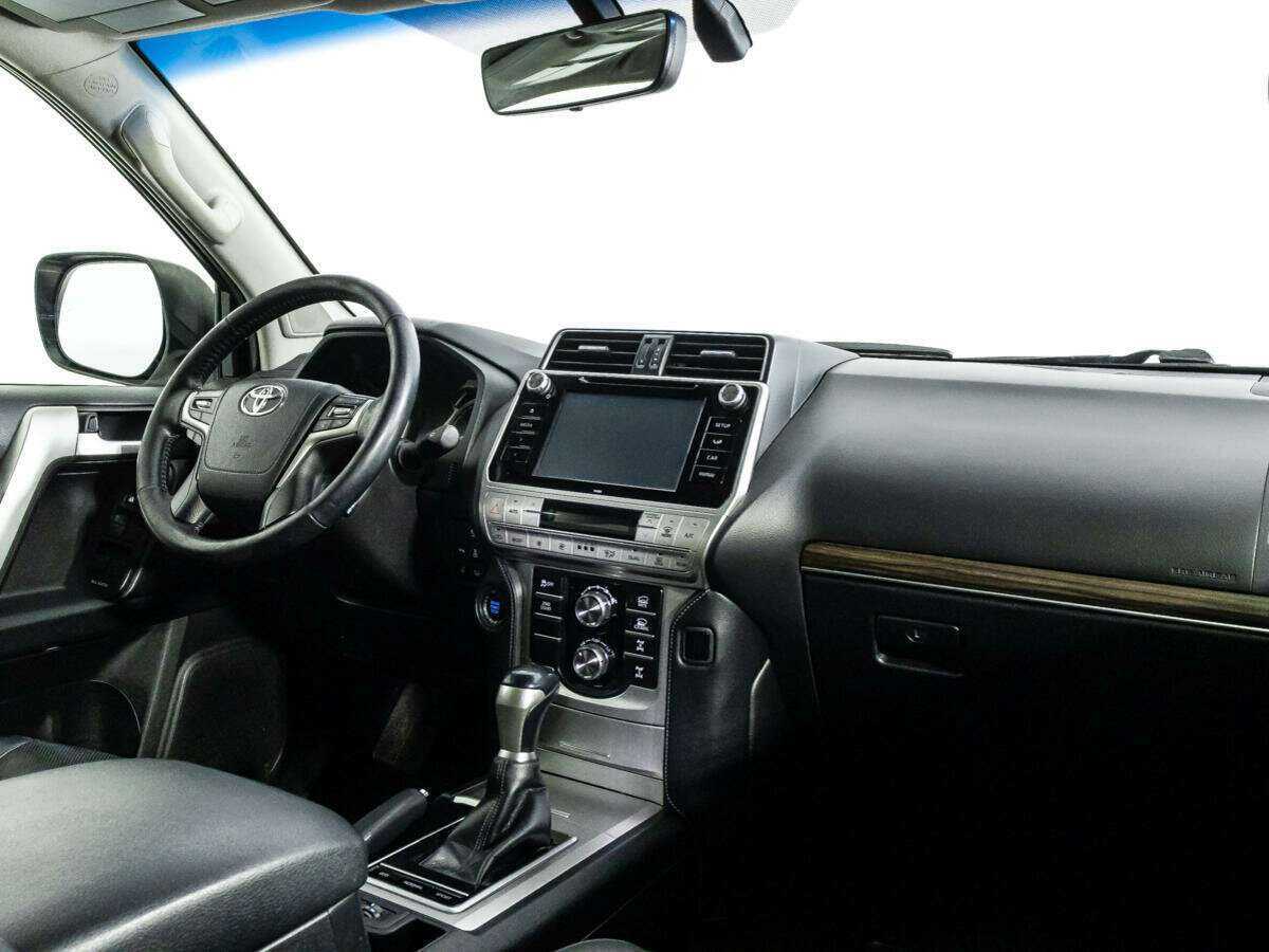 Toyota Land Cruiser Prado с пробегом — 2017 год. Фото: #8