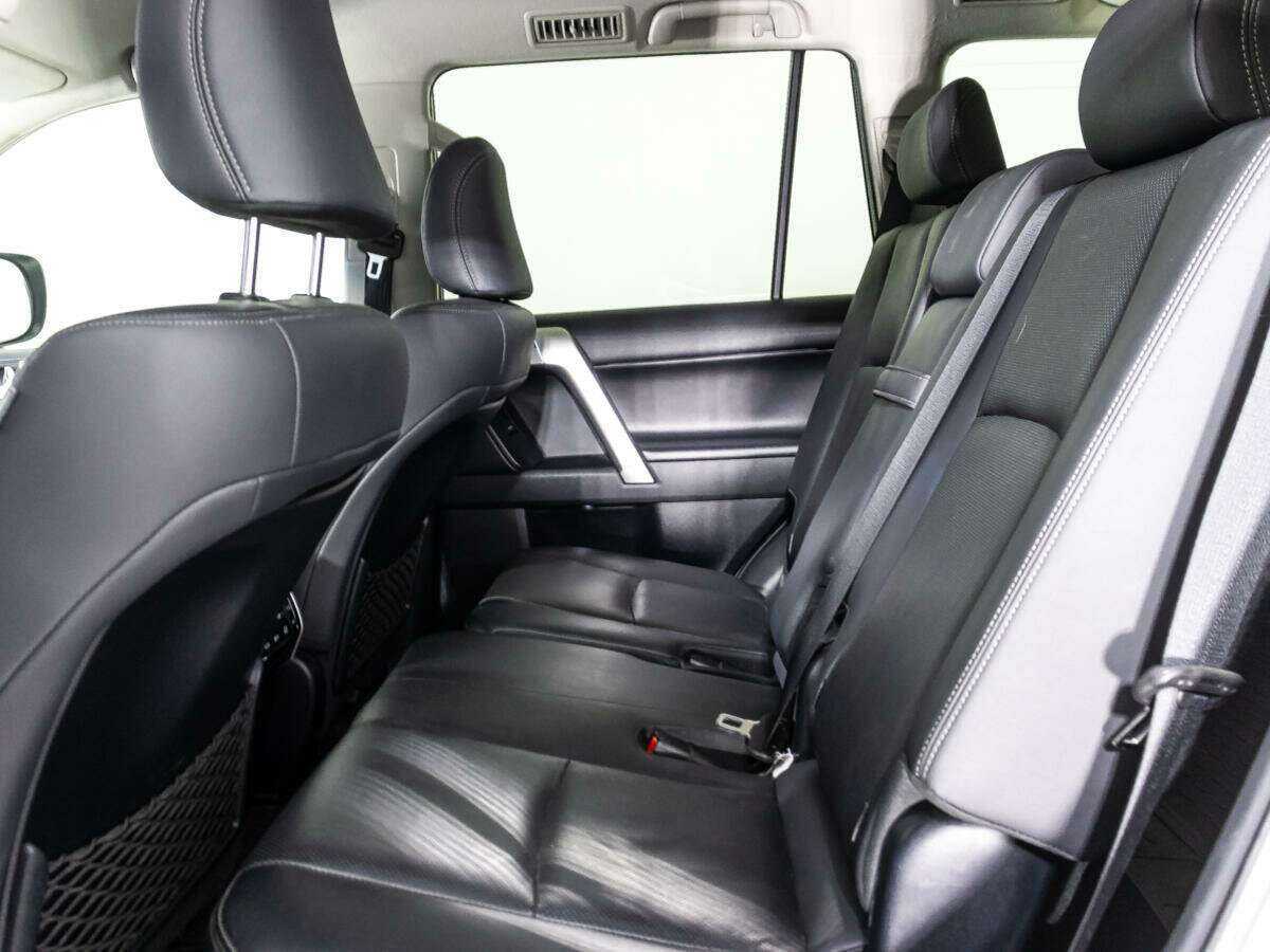 Toyota Land Cruiser Prado с пробегом — 2017 год. Фото: #9