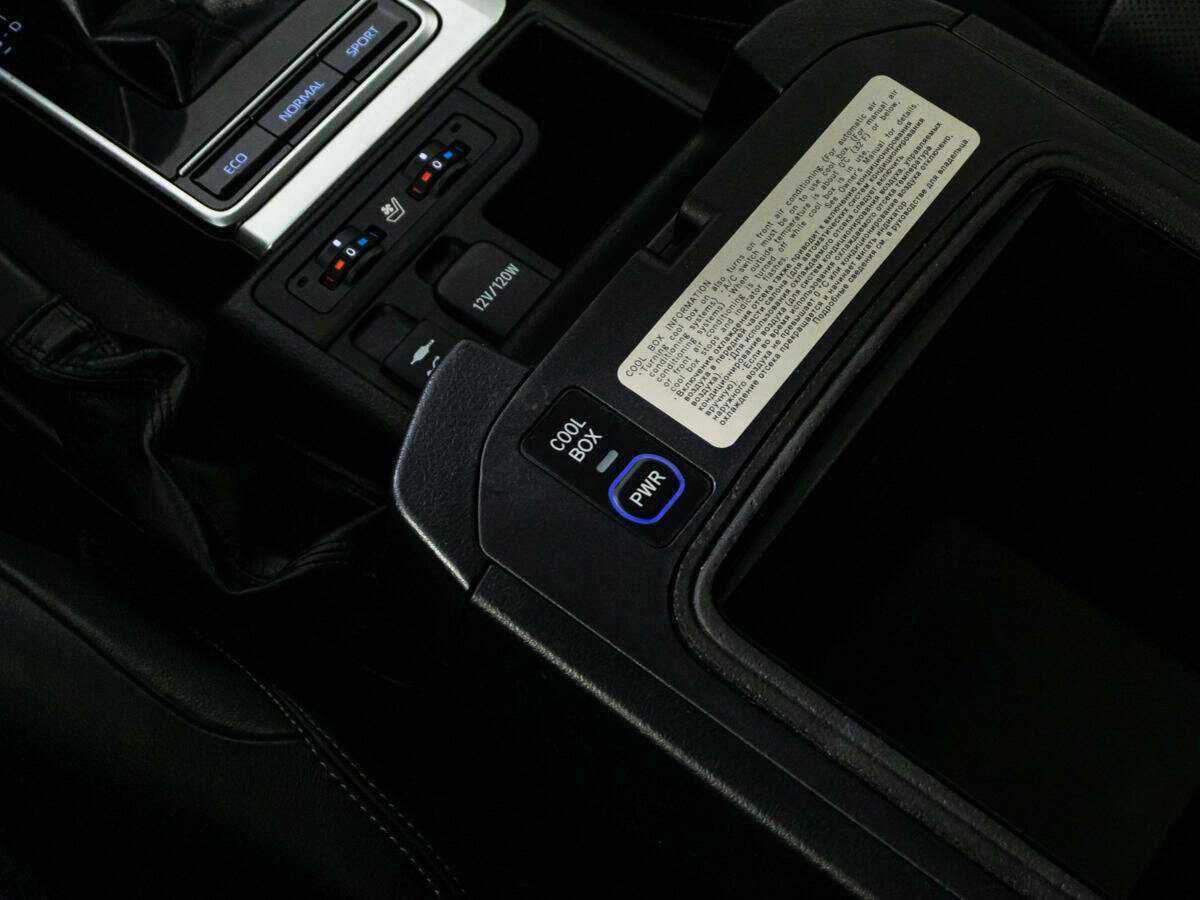 Toyota Land Cruiser Prado с пробегом — 2017 год. Фото: #20