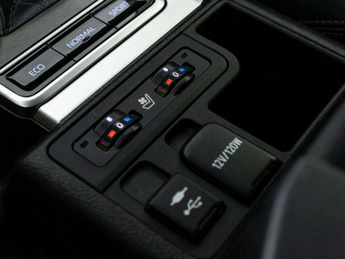 Toyota Land Cruiser Prado с пробегом — 2017 год. Фото: #21