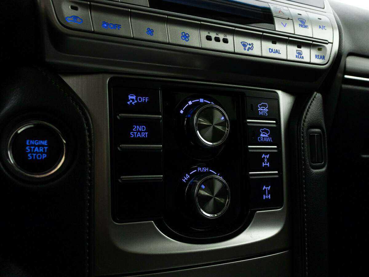 Toyota Land Cruiser Prado с пробегом — 2017 год. Фото: #22