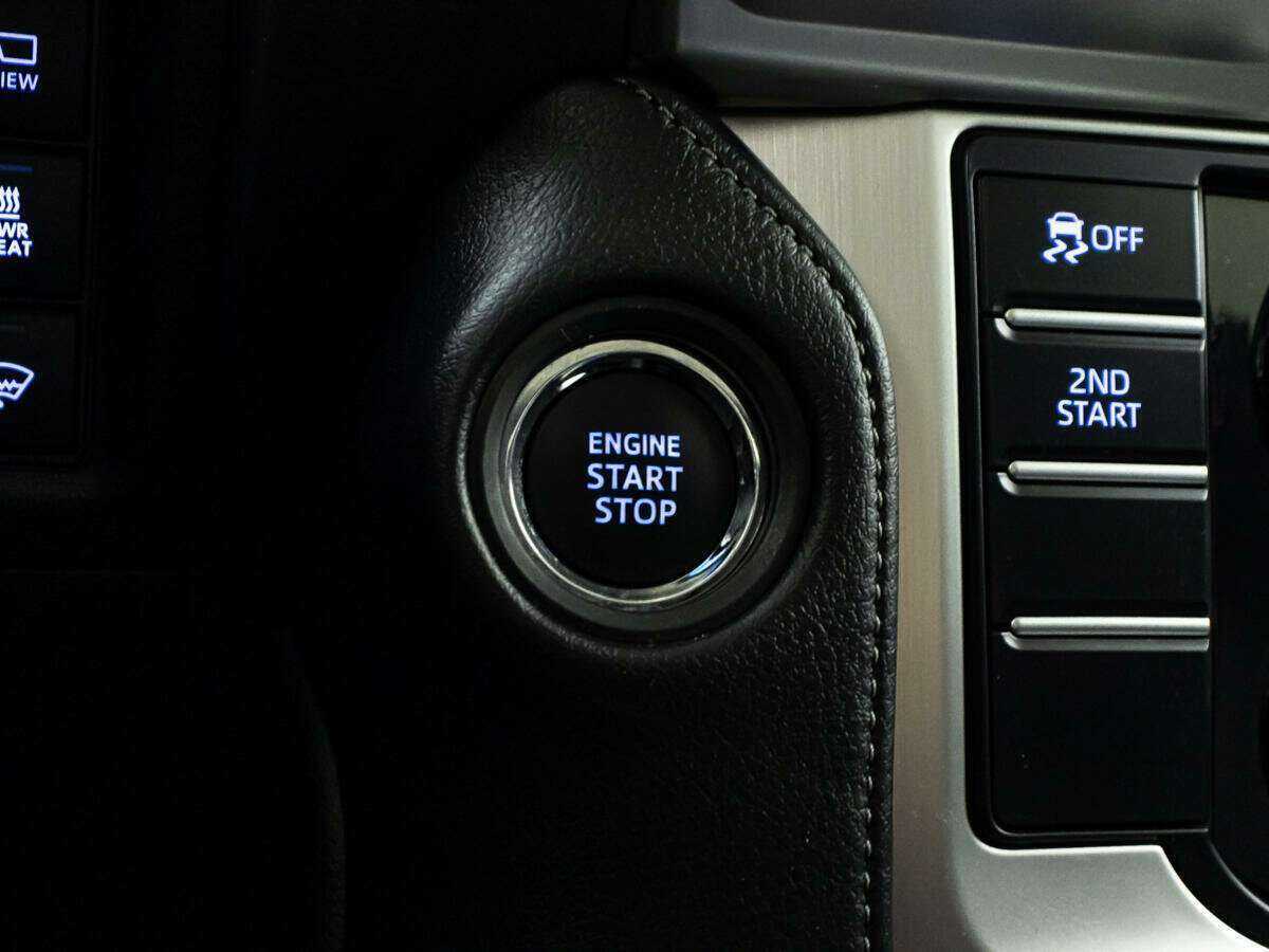 Toyota Land Cruiser Prado с пробегом — 2017 год. Фото: #23