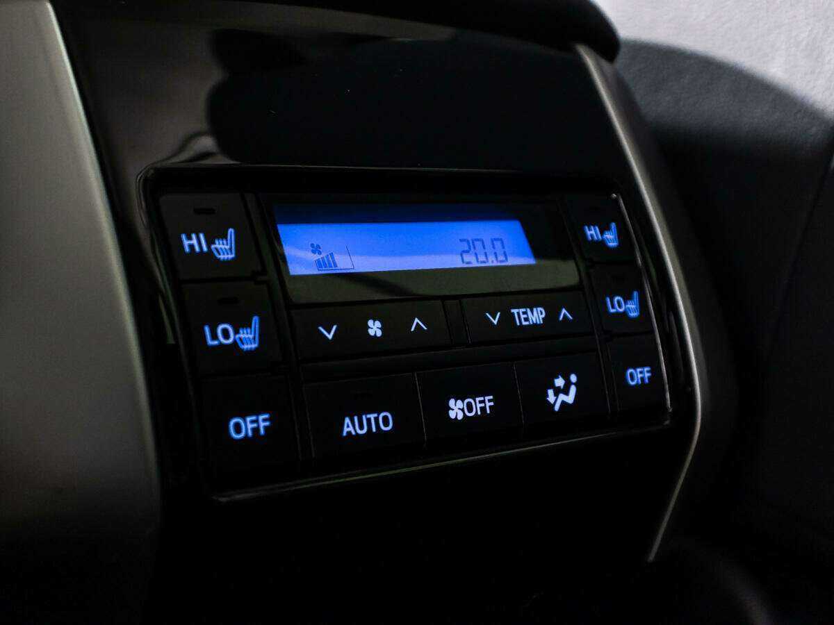 Toyota Land Cruiser Prado с пробегом — 2017 год. Фото: #24