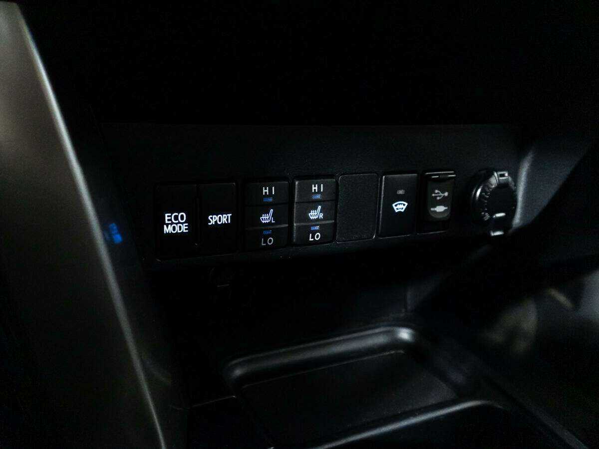 Toyota RAV4 с пробегом — 2018 год. Фото: #20