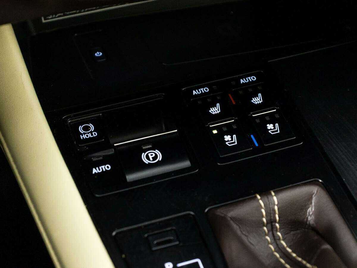 Lexus RX с пробегом — 2016 год. Фото: #18