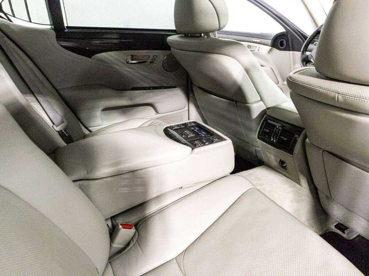Lexus LS с пробегом — 2006 год. Фото: #17