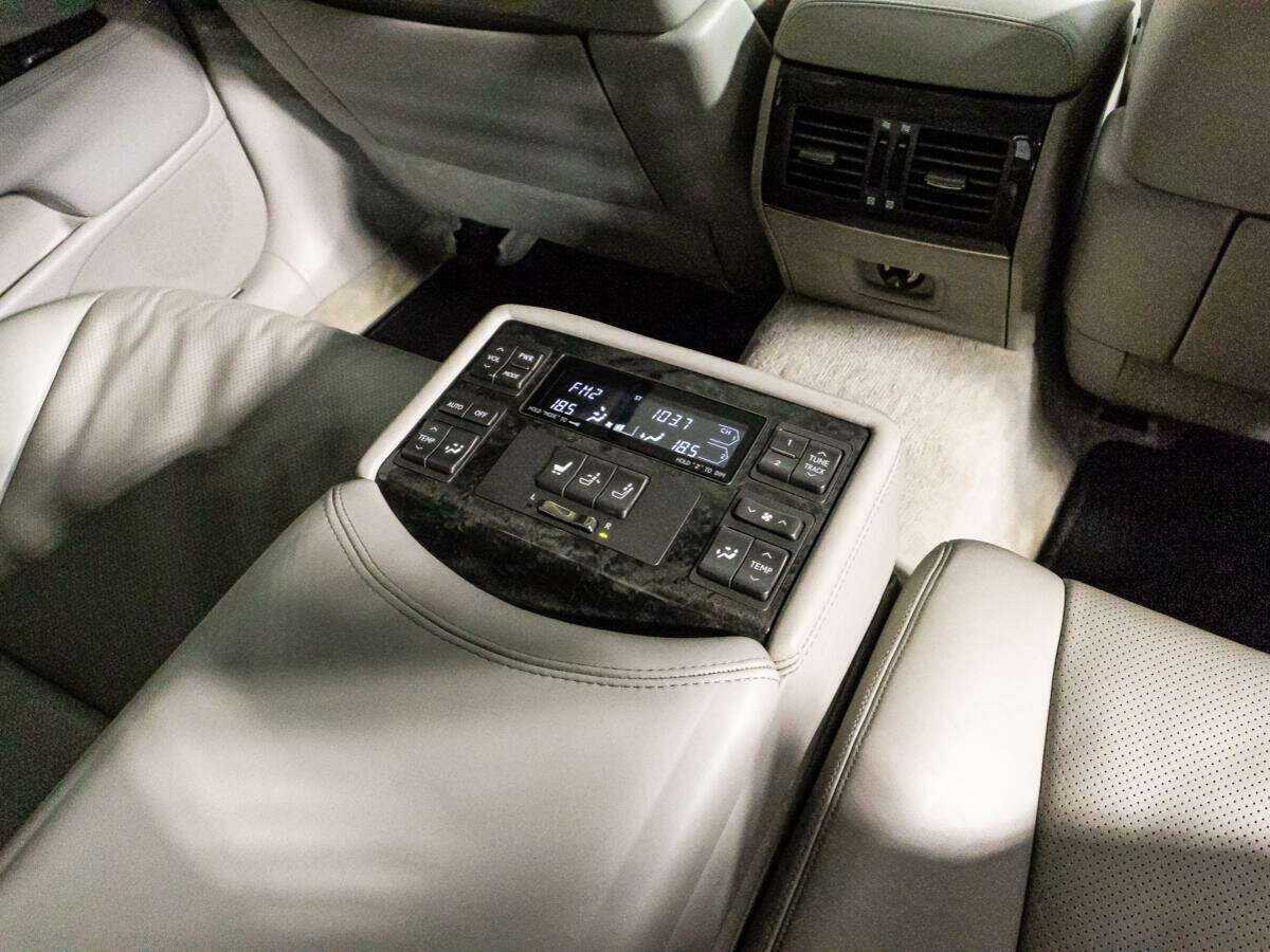 Lexus LS с пробегом — 2006 год. Фото: #18