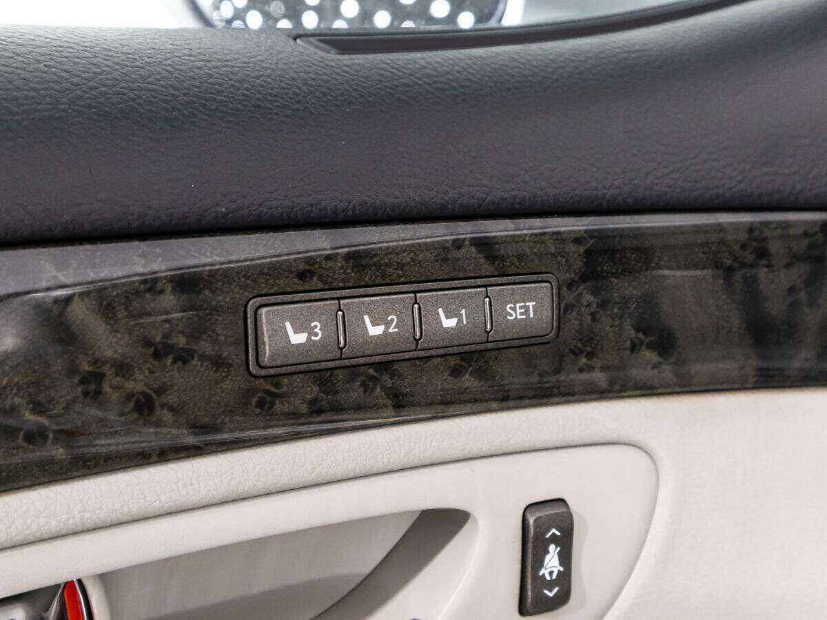 Lexus LS с пробегом — 2006 год. Фото: #22