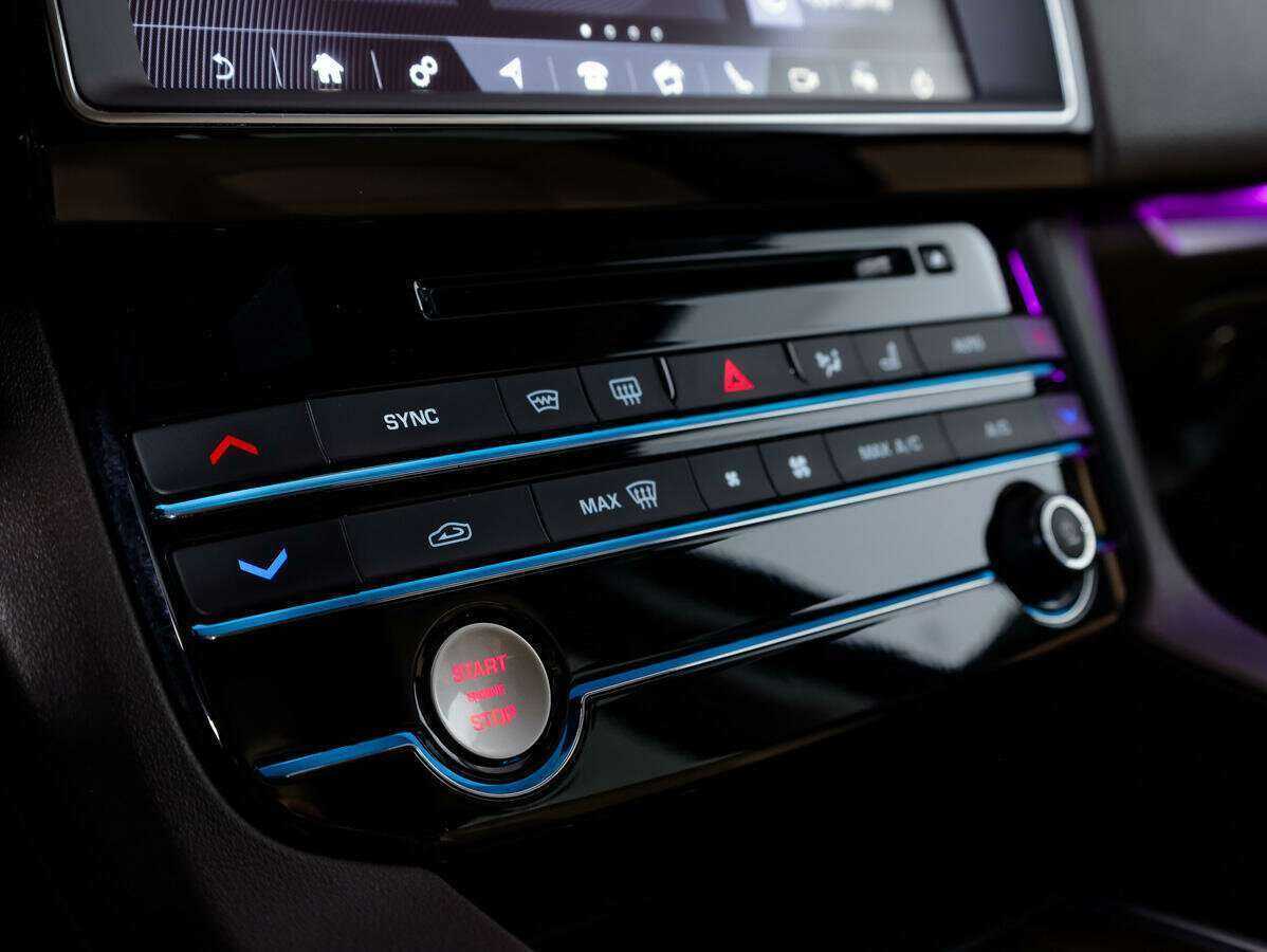 Jaguar F-Pace с пробегом — 2018 год. Фото: #15