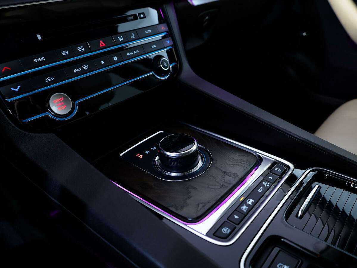 Jaguar F-Pace с пробегом — 2018 год. Фото: #16