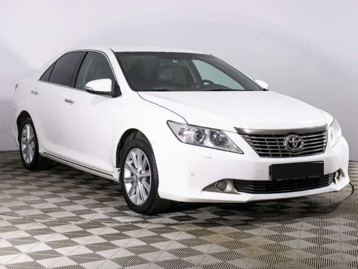 Toyota Camry с пробегом — 2012 год. Фото: #2