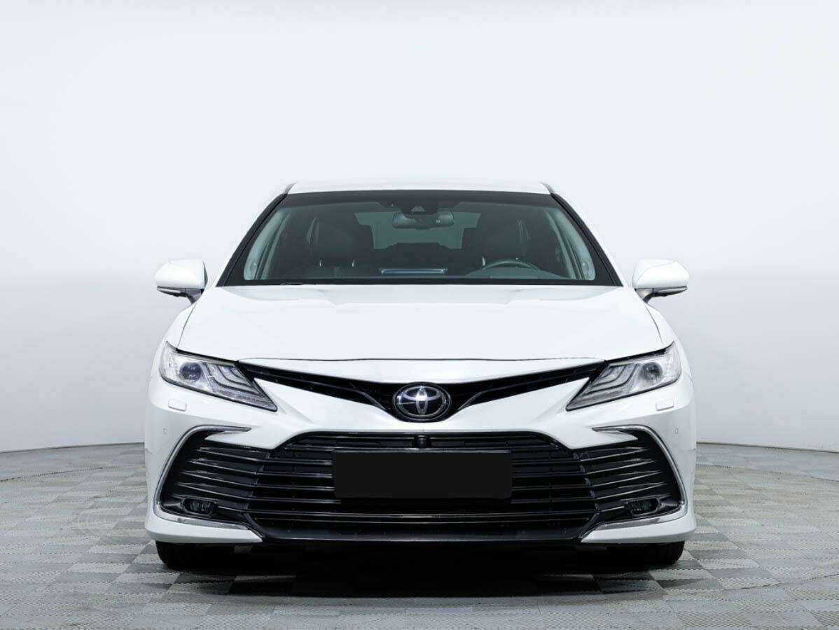 Toyota Camry с пробегом — 2021 год. Фото: #1