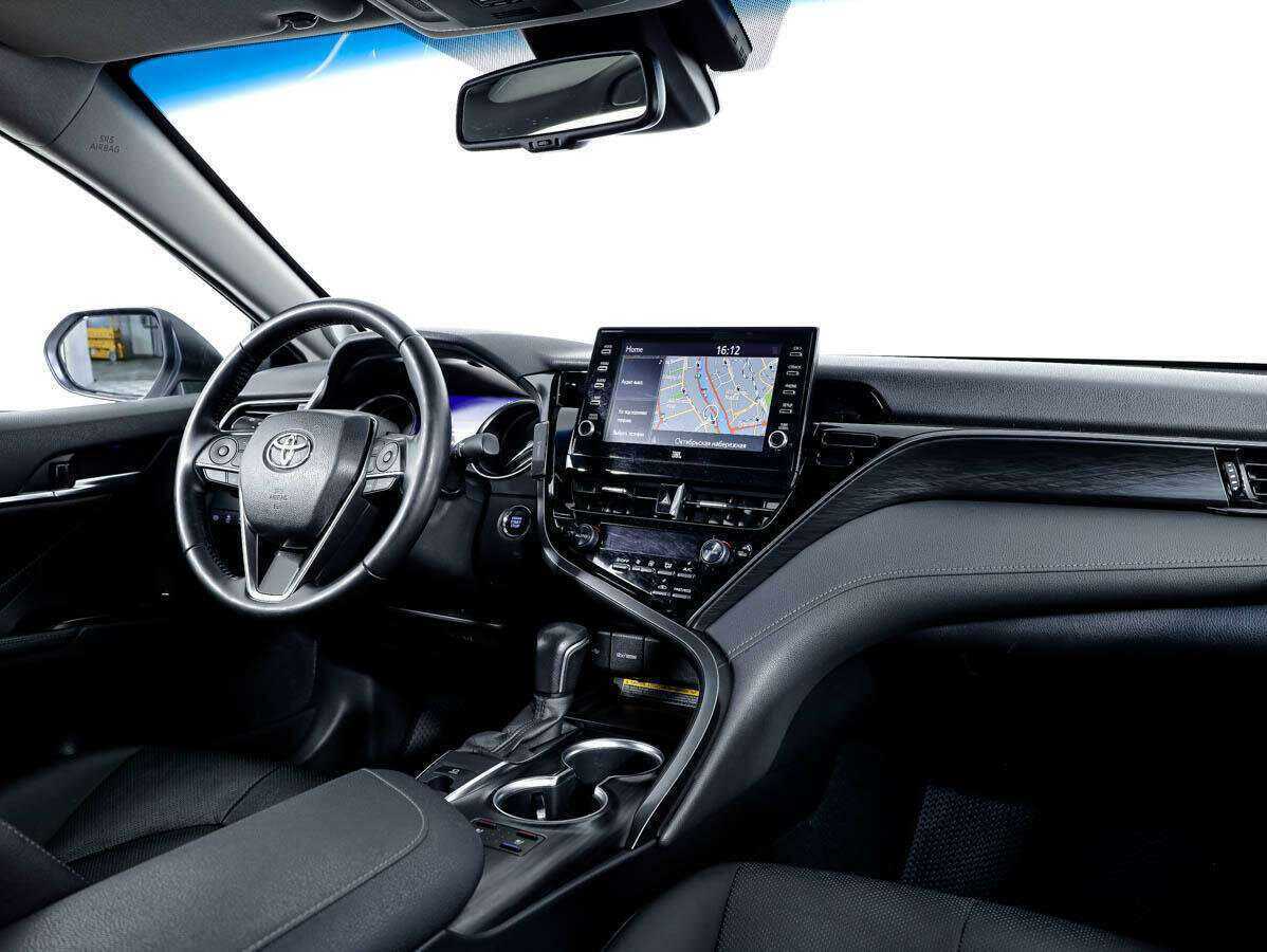 Toyota Camry с пробегом — 2021 год. Фото: #7