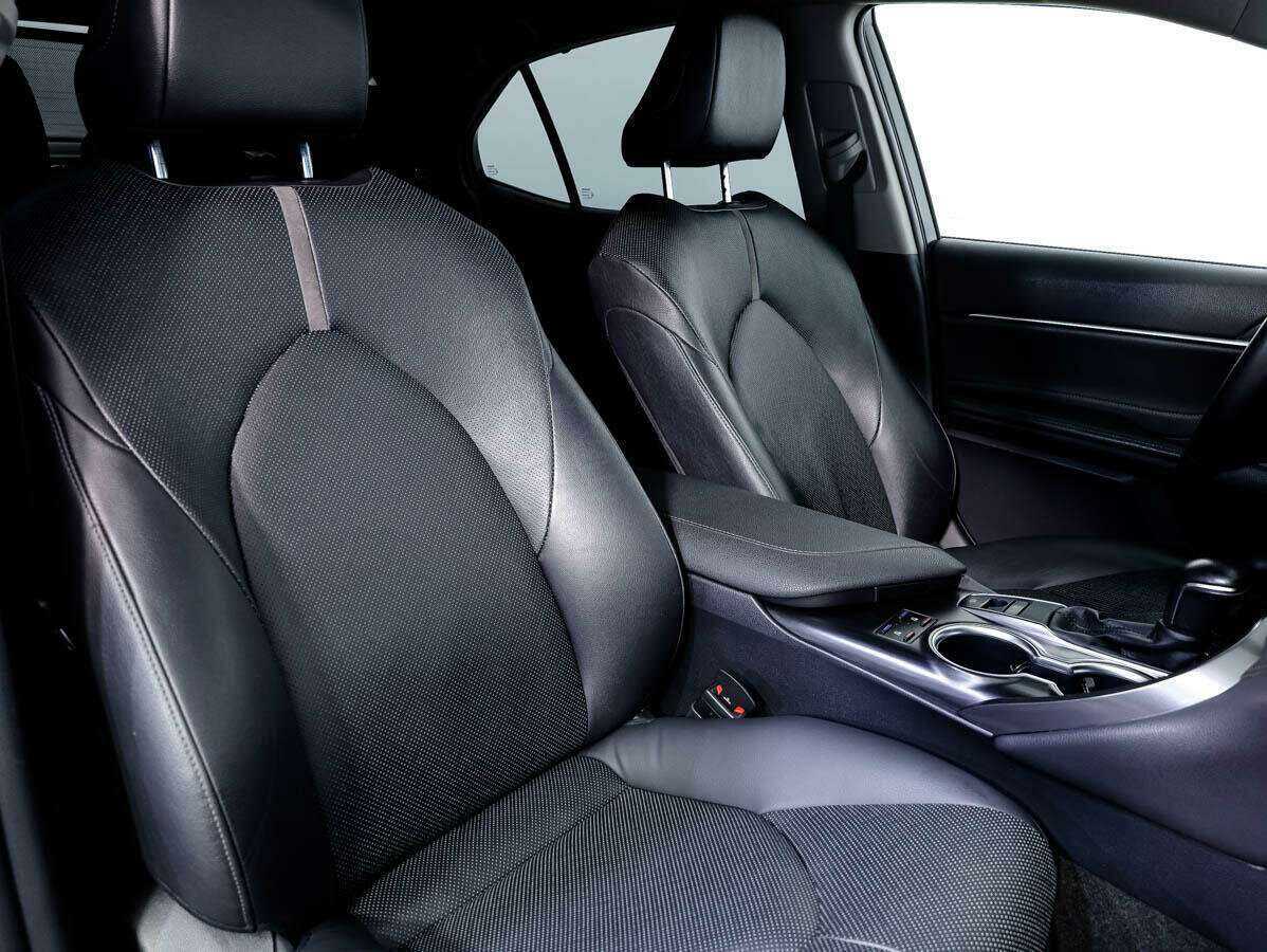 Toyota Camry с пробегом — 2021 год. Фото: #11