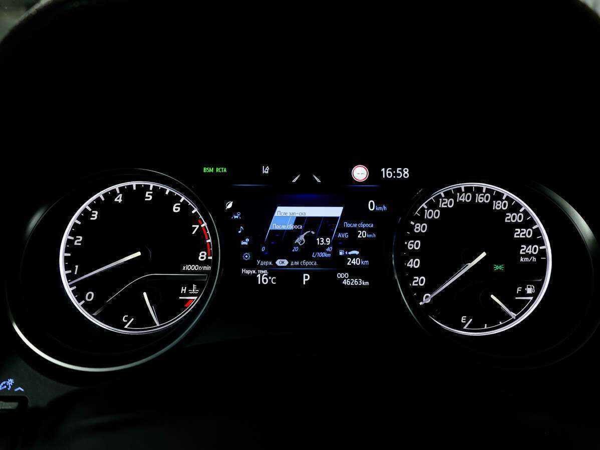 Toyota Camry с пробегом — 2021 год. Фото: #31