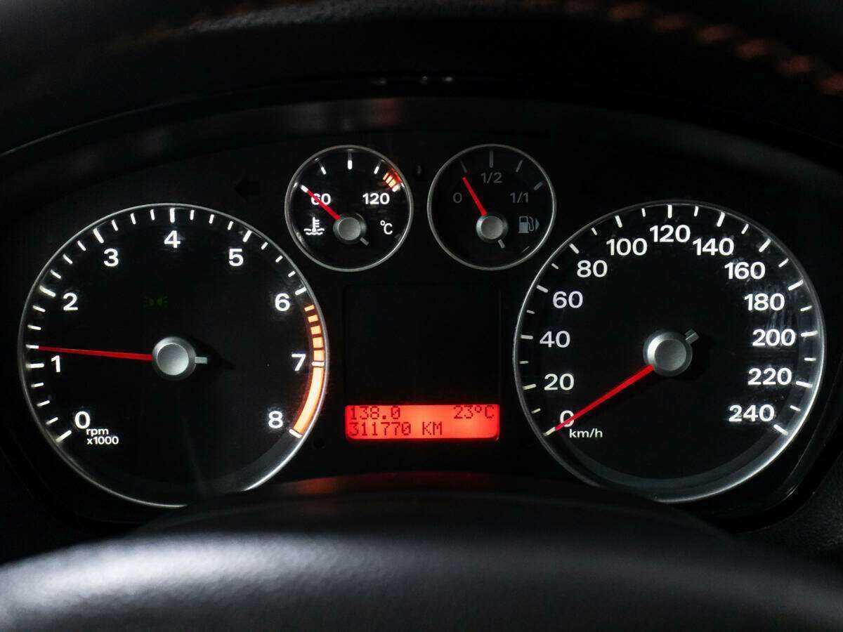 Ford Focus с пробегом — 2006 год. Фото: #11