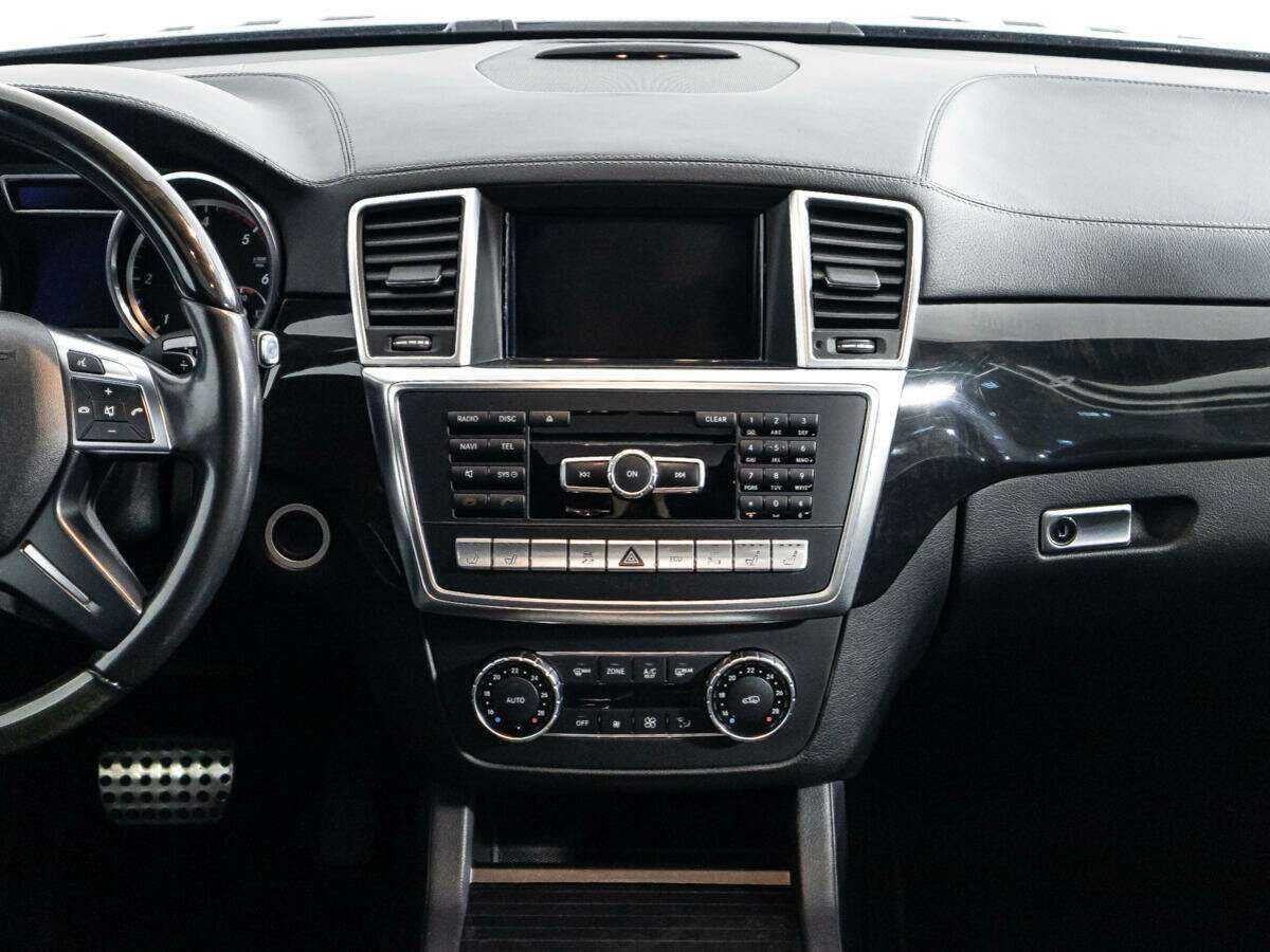 Mercedes-Benz GL-Класс с пробегом — 2015 год. Фото: #13