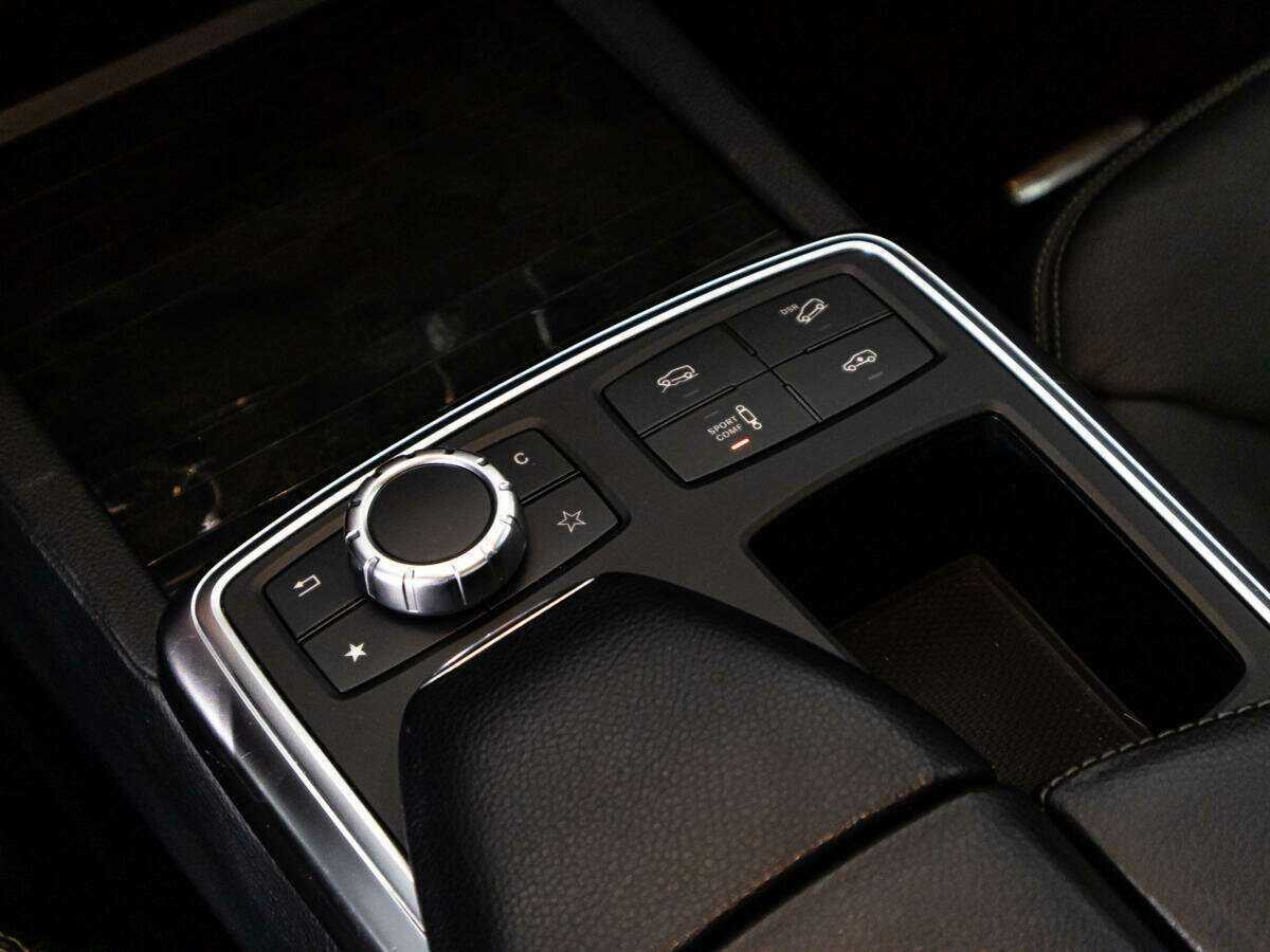 Mercedes-Benz GL-Класс с пробегом — 2015 год. Фото: #17