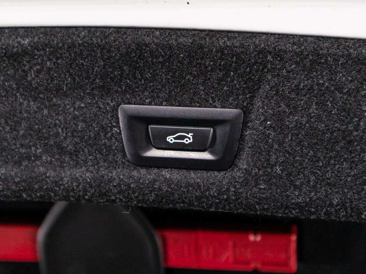 BMW 3 серии с пробегом — 2020 год. Фото: #14