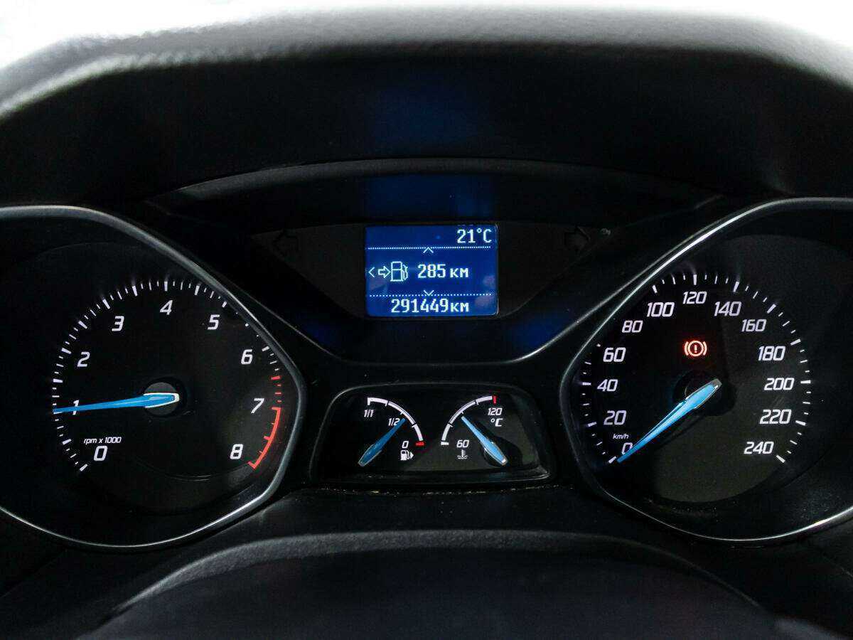 Ford Focus с пробегом — 2011 год. Фото: #11