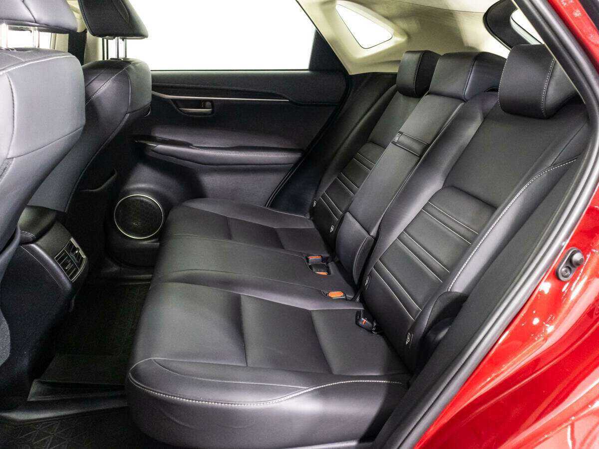 Lexus NX с пробегом — 2015 год. Фото: #9