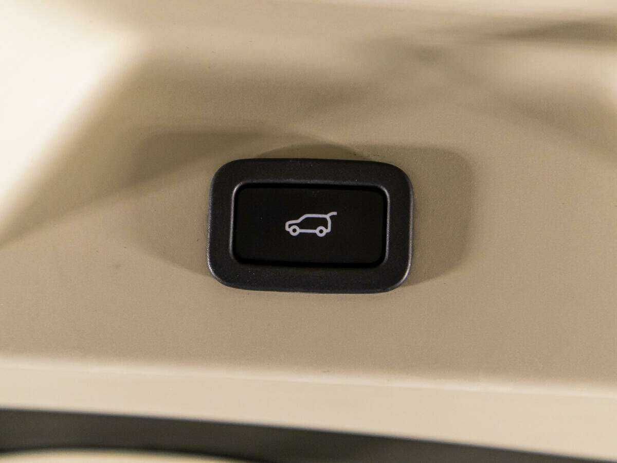 Land Rover Range Rover с пробегом — 2013 год. Фото: #14