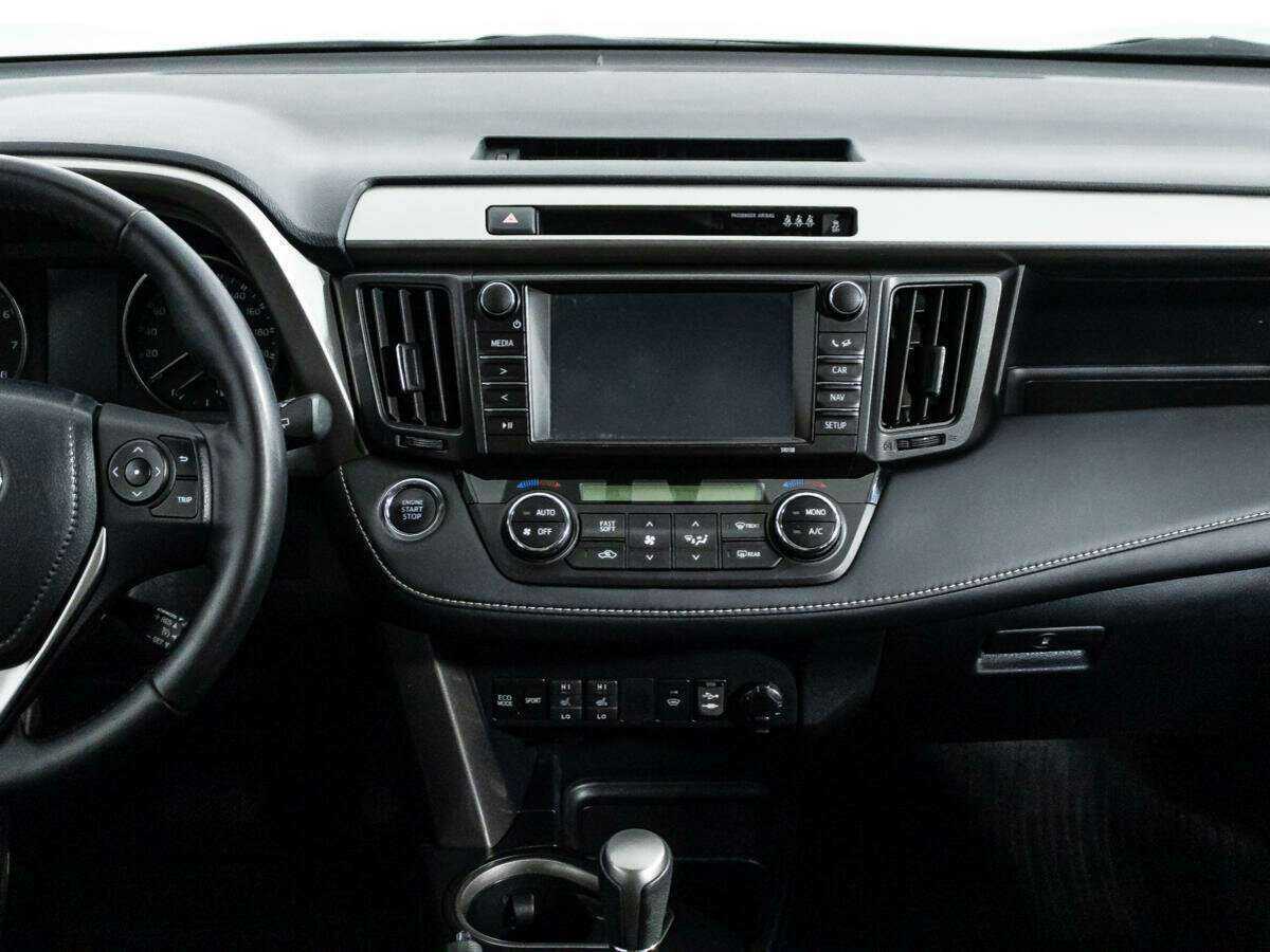 Toyota RAV4 с пробегом — 2018 год. Фото: #13