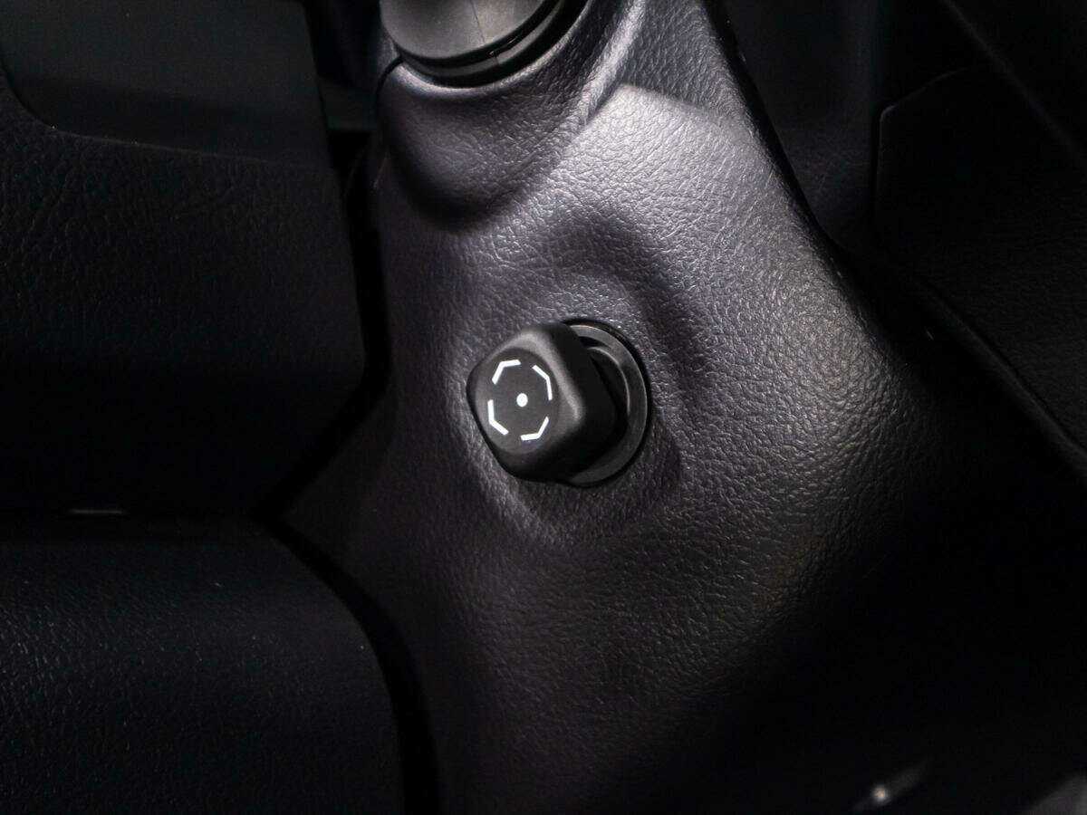 Toyota Camry с пробегом — 2017 год. Фото: #17