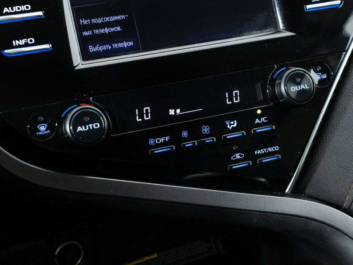 Toyota Camry с пробегом — 2018 год. Фото: #17