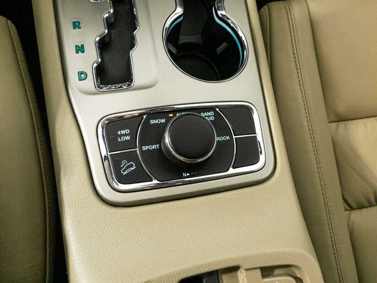 Jeep Grand Cherokee с пробегом — 2011 год. Фото: #16