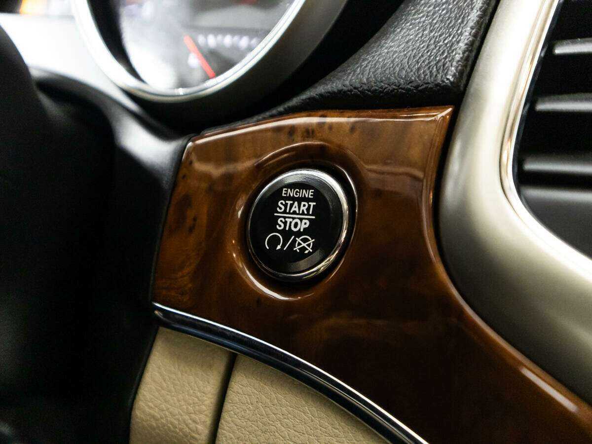 Jeep Grand Cherokee с пробегом — 2011 год. Фото: #17