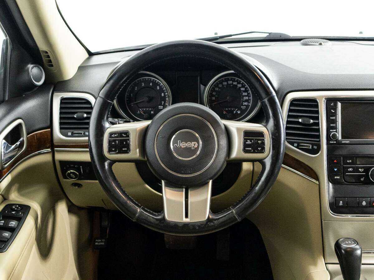 Jeep Grand Cherokee с пробегом — 2011 год. Фото: #18