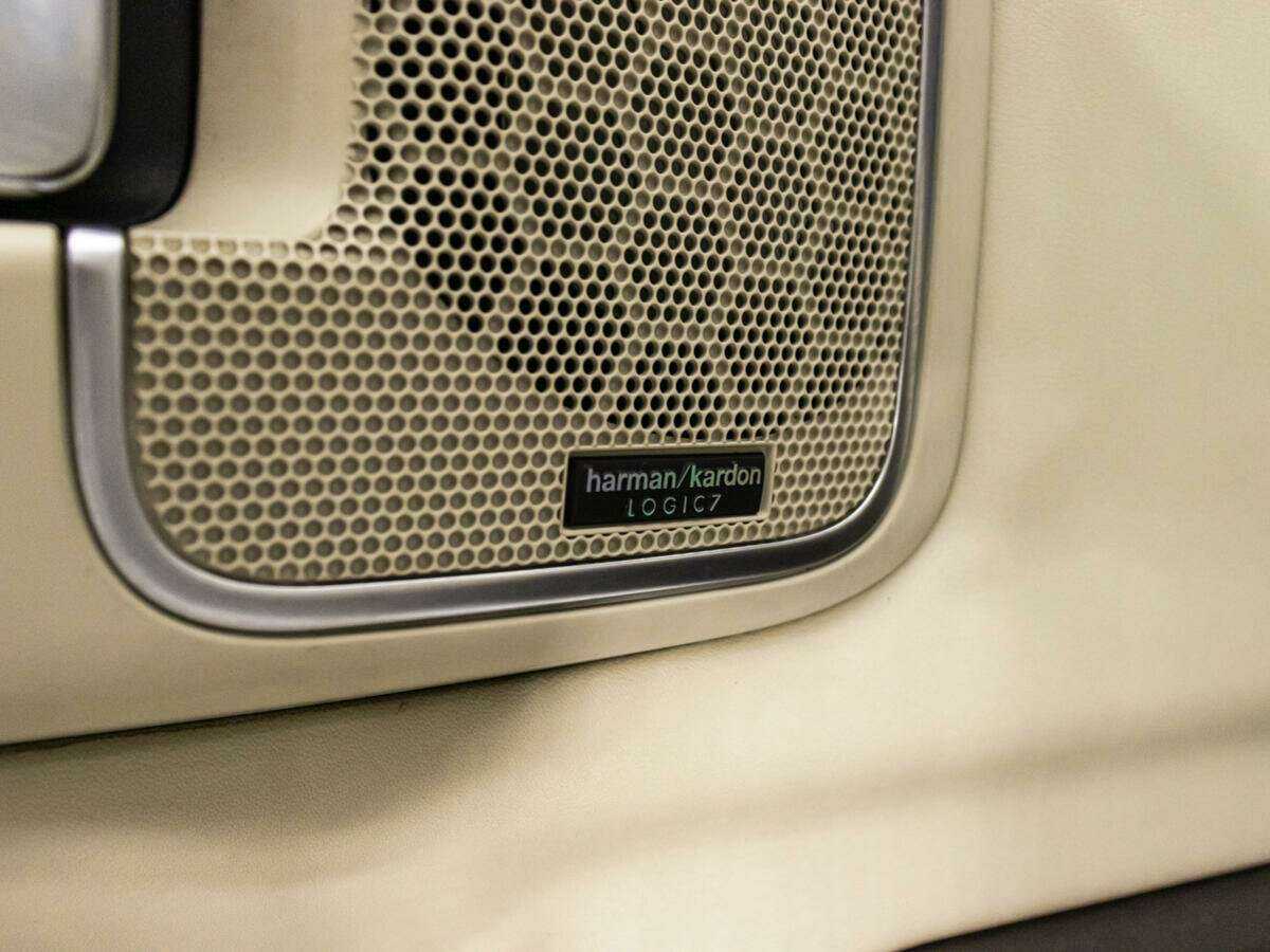 Land Rover Range Rover с пробегом — 2011 год. Фото: #15