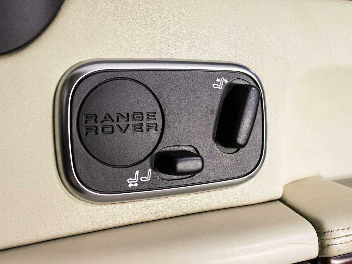 Land Rover Range Rover с пробегом — 2011 год. Фото: #21