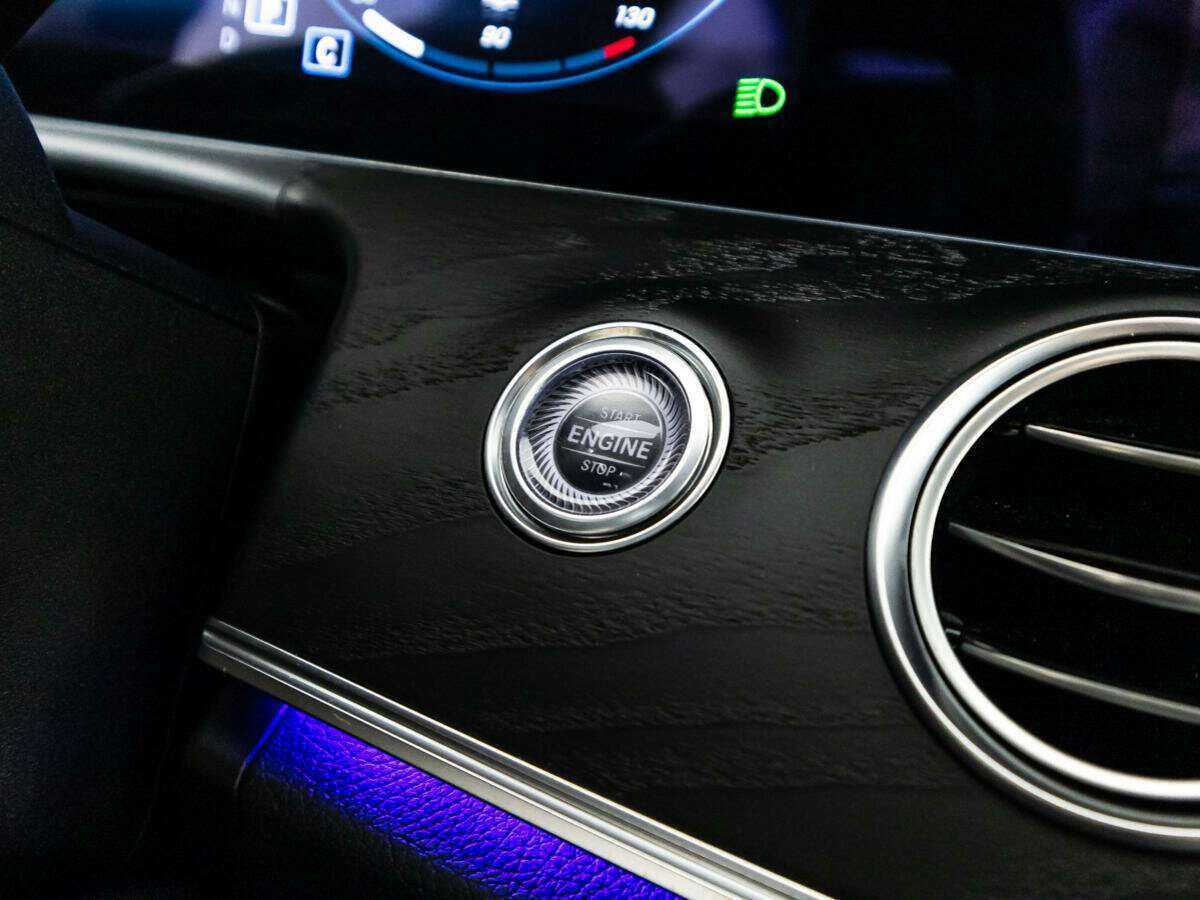 Mercedes-Benz E-Класс с пробегом — 2021 год. Фото: #17