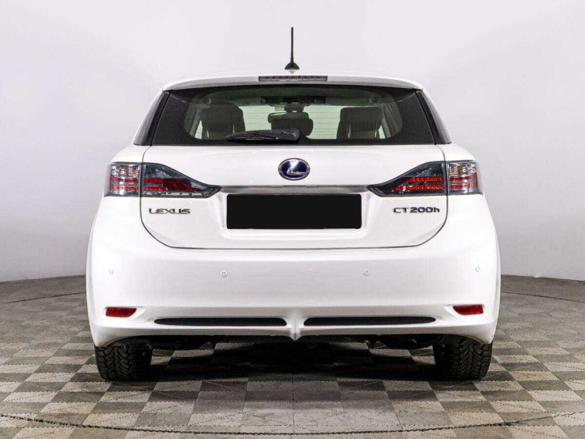 Lexus CT с пробегом — 2012 год. Фото: #5