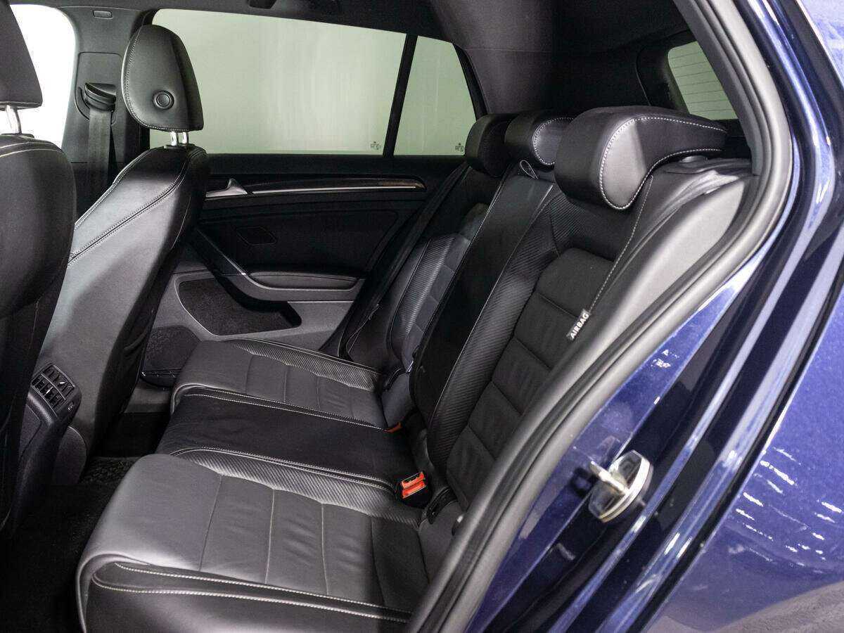 Volkswagen Golf R с пробегом — 2014 год. Фото: #9