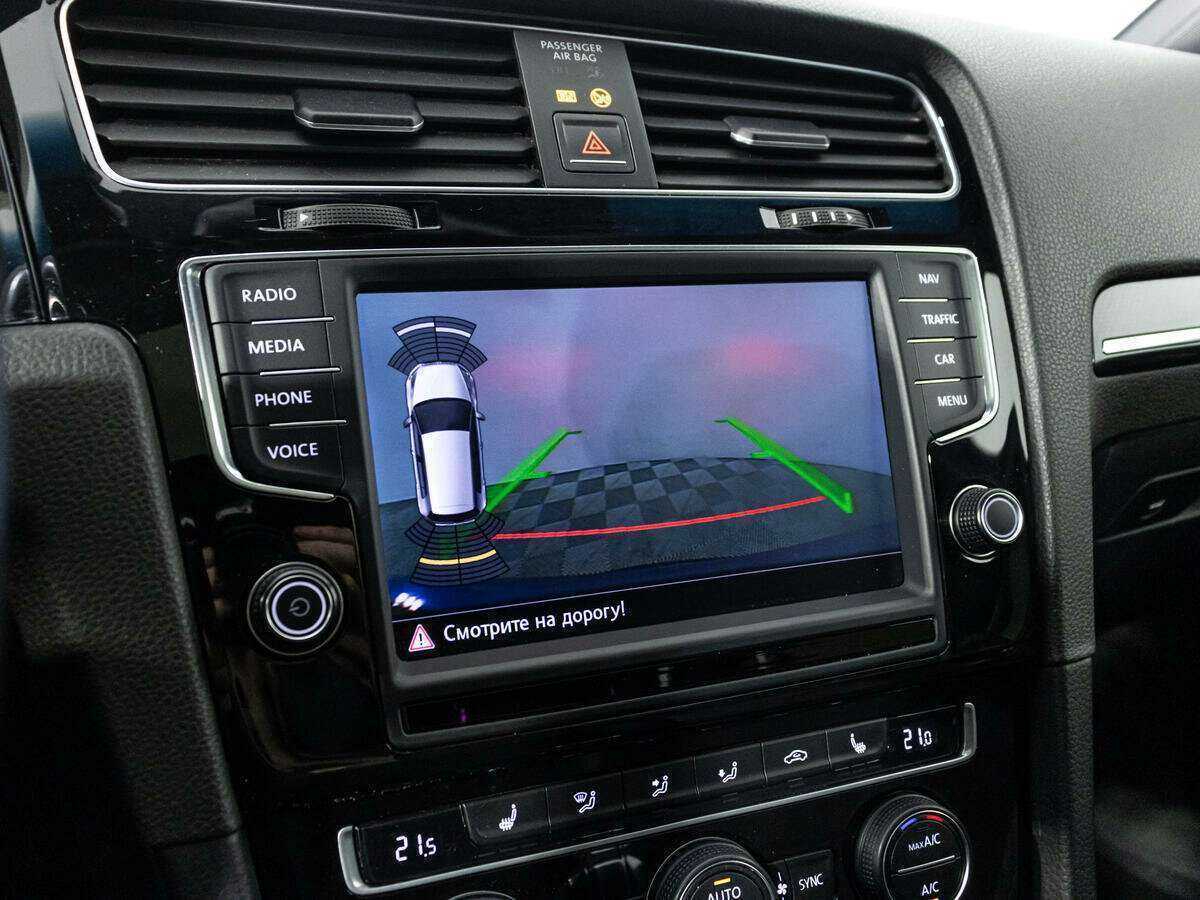 Volkswagen Golf R с пробегом — 2014 год. Фото: #17